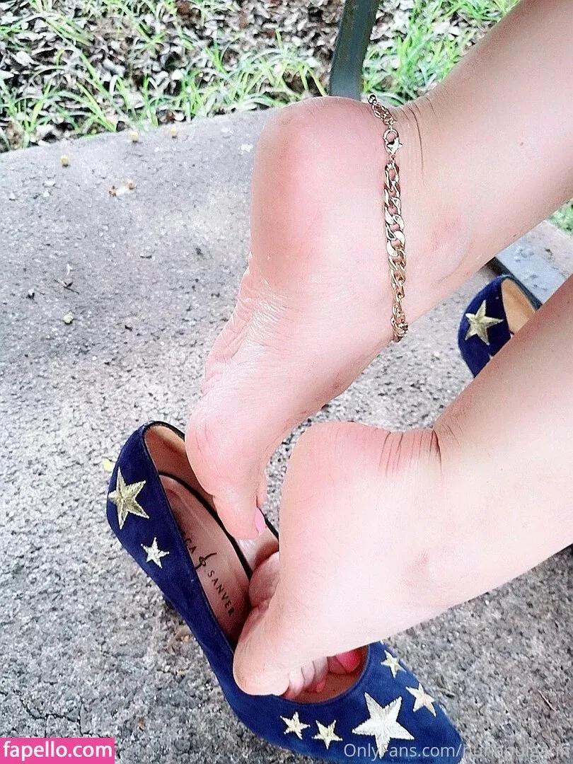 Feetvampire / vampire_feett Onlyfans Photo Gallery 