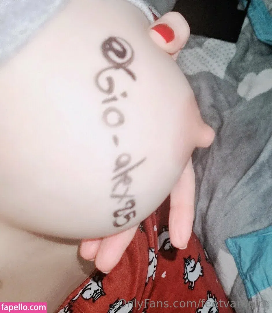 Feetvampire / vampire_feett Onlyfans Photo Gallery 