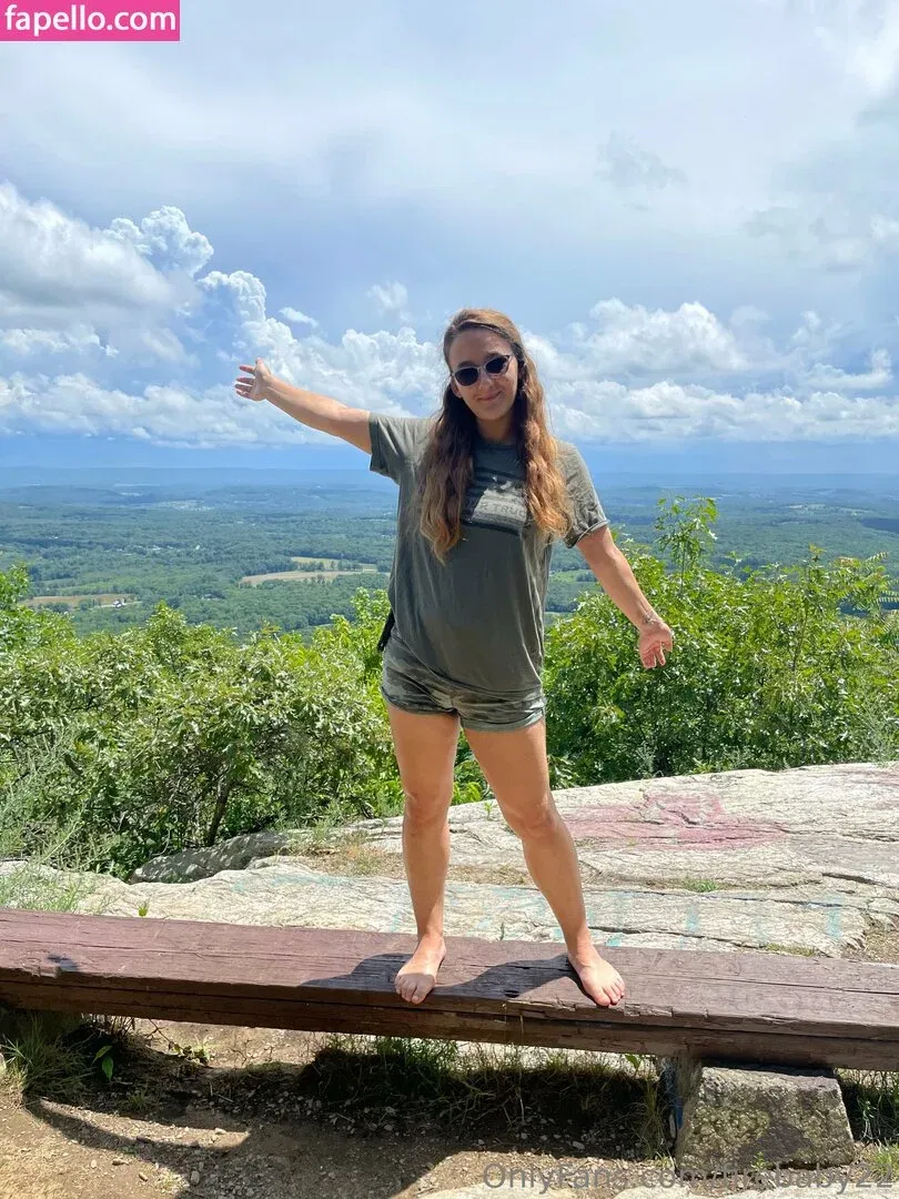 abrellibayan22 / firebaby22 Onlyfans Photo Gallery 