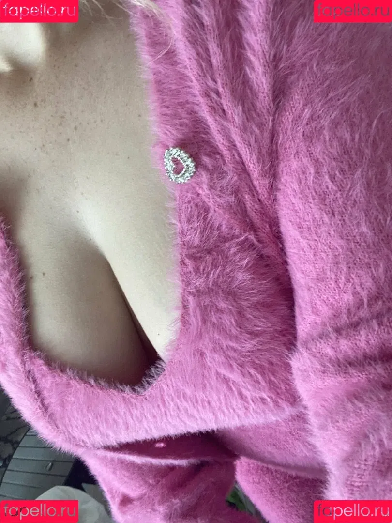 leastayspeachy / leaunlockedx / lolilealae / olasco_outfit Onlyfans Photo Gallery 
