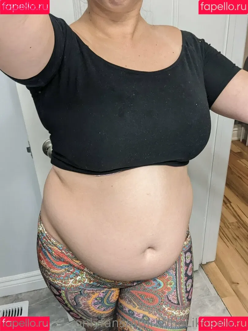 AGirlWhoLikesToEat / https: Onlyfans Photo Gallery 