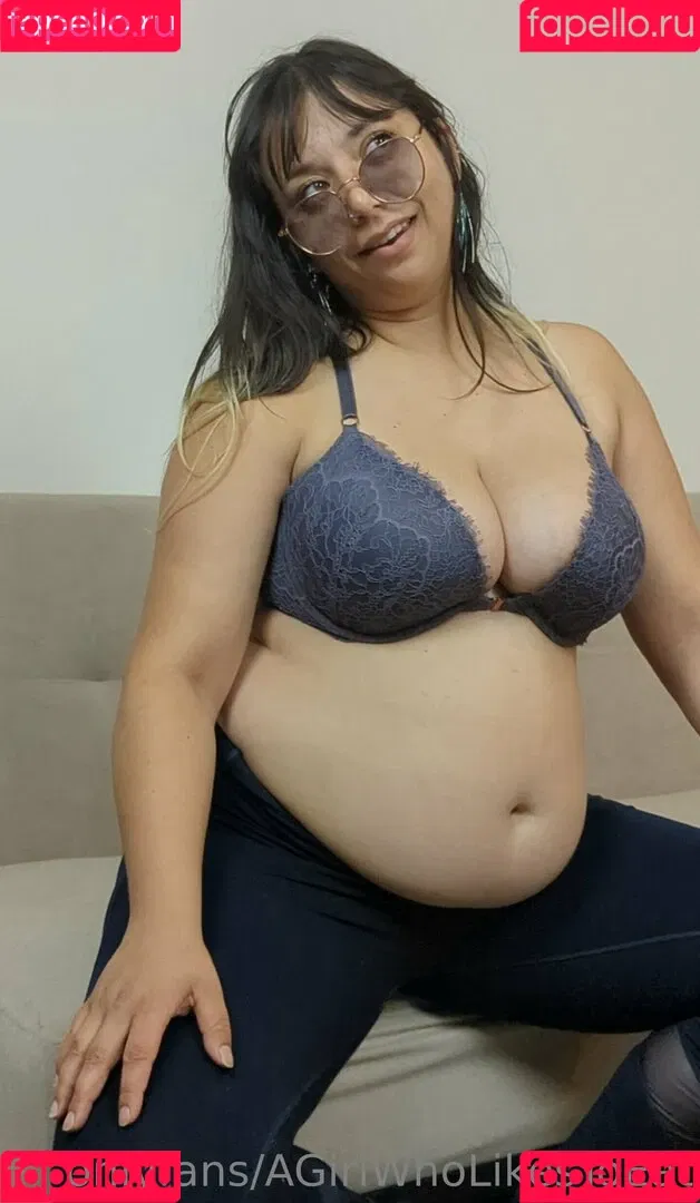 AGirlWhoLikesToEat / https: Onlyfans Photo Gallery 