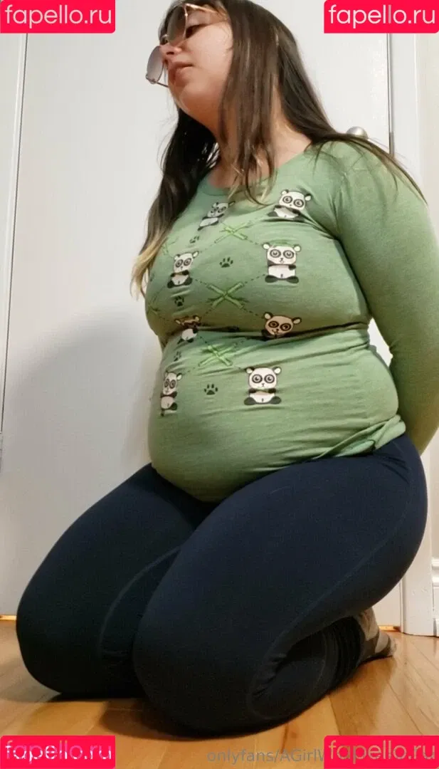 AGirlWhoLikesToEat / https: Onlyfans Photo Gallery 