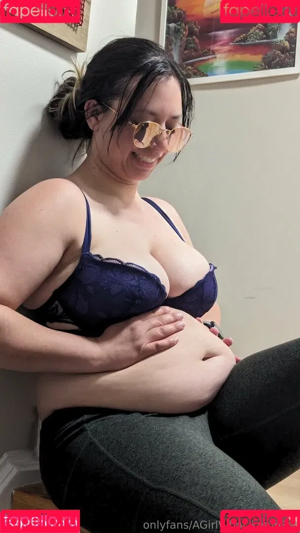AGirlWhoLikesToEat / https: Onlyfans Photo Gallery 
