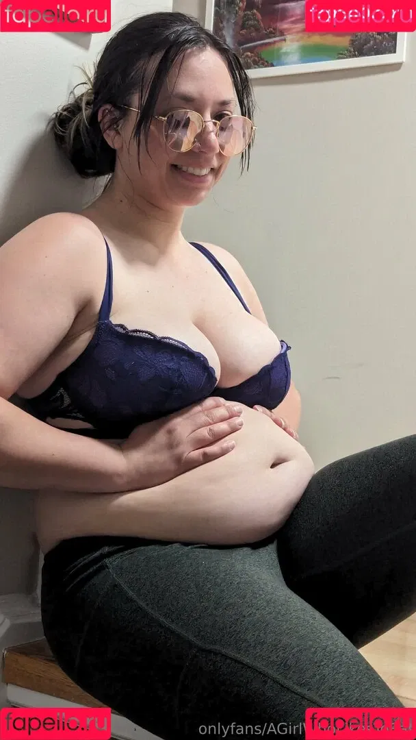 AGirlWhoLikesToEat / https: Onlyfans Photo Gallery 