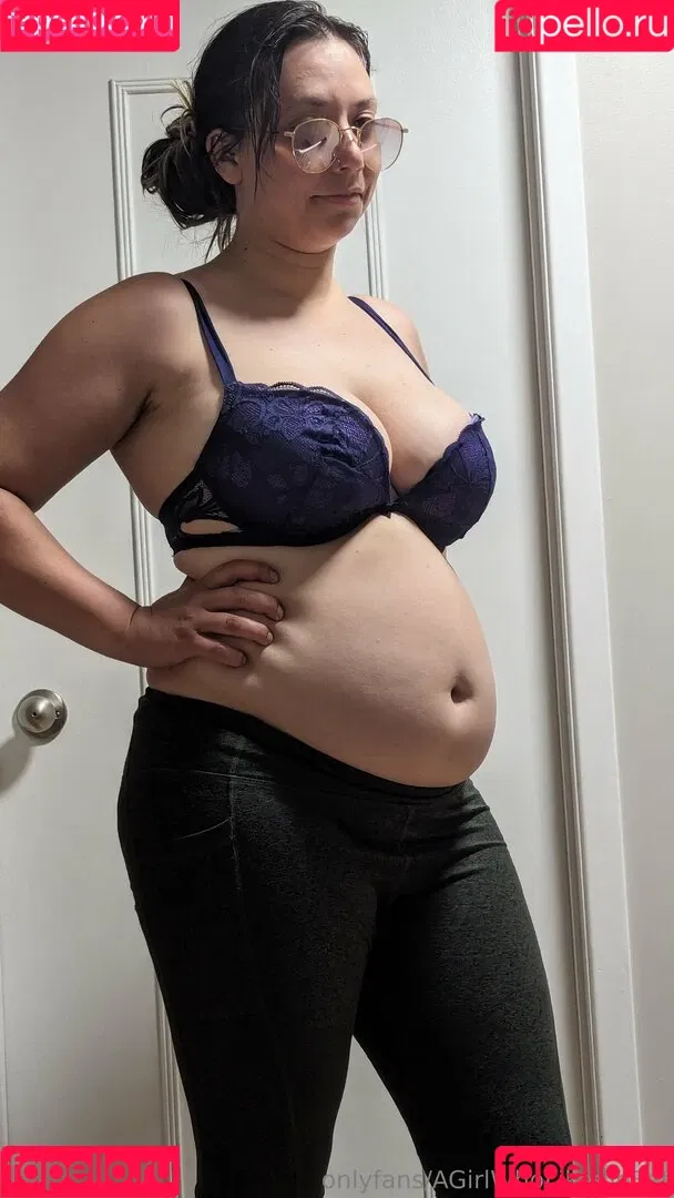 AGirlWhoLikesToEat / https: Onlyfans Photo Gallery 