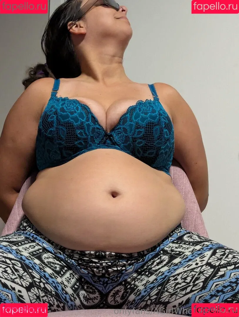 AGirlWhoLikesToEat / https: Onlyfans Photo Gallery 