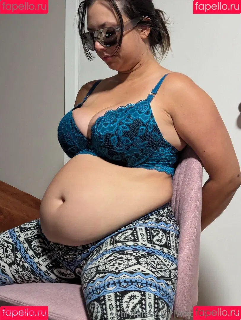 AGirlWhoLikesToEat / https: Onlyfans Photo Gallery 