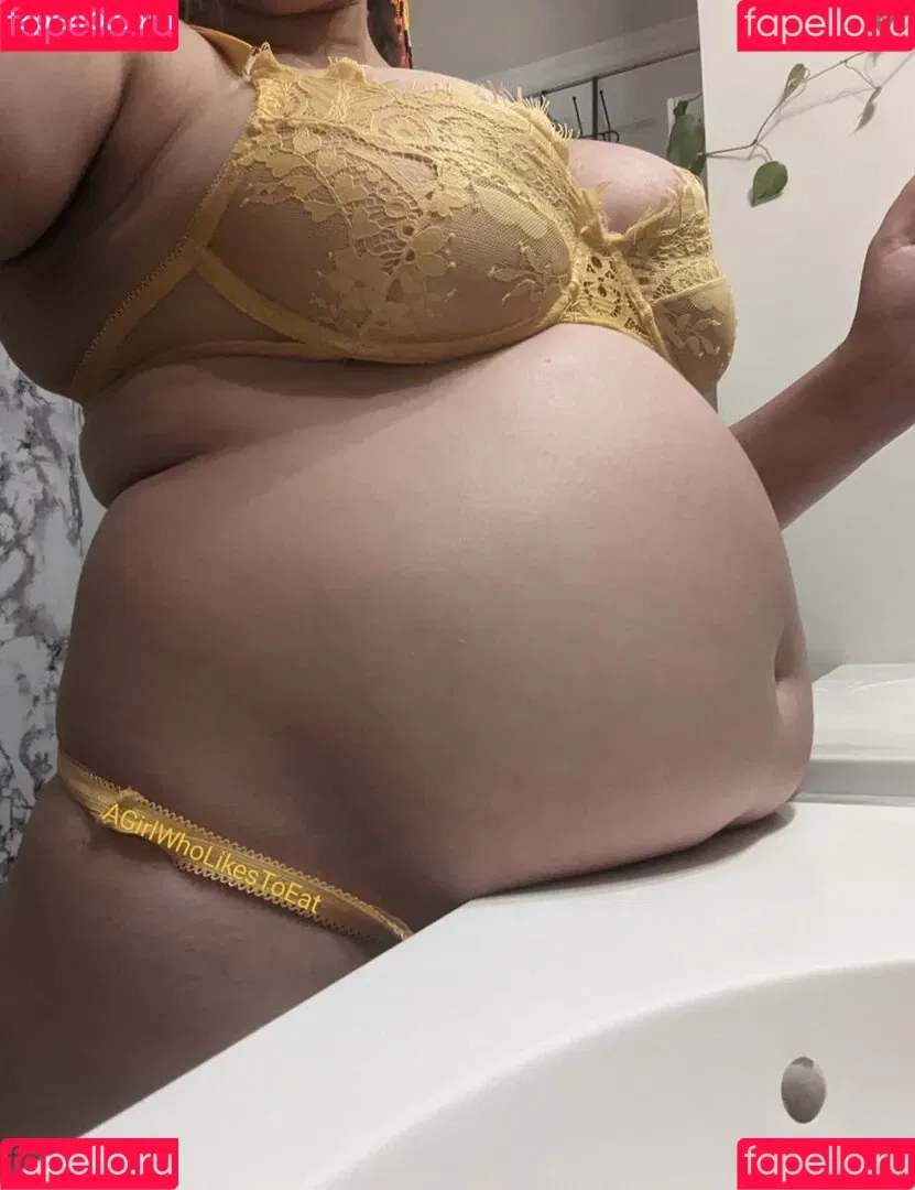 AGirlWhoLikesToEat / https: Onlyfans Photo Gallery 