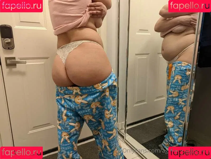 AGirlWhoLikesToEat / https: Onlyfans Photo Gallery 