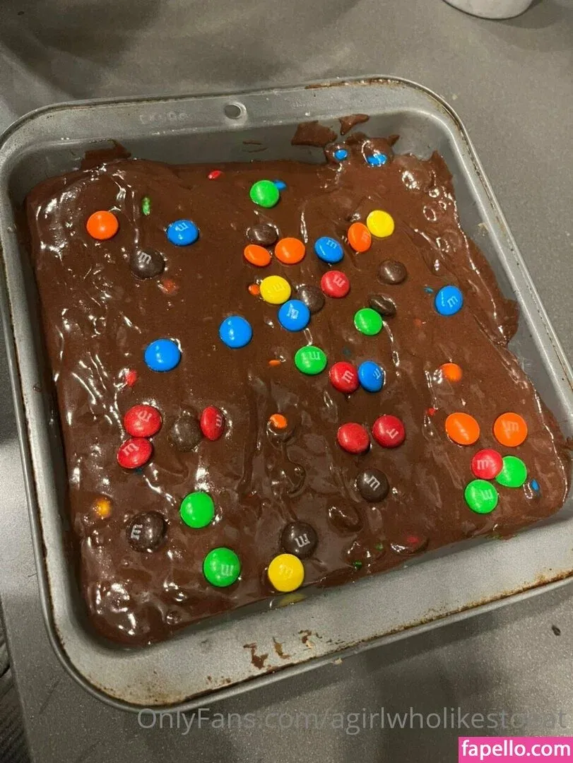 AGirlWhoLikesToEat / https: Onlyfans Photo Gallery 