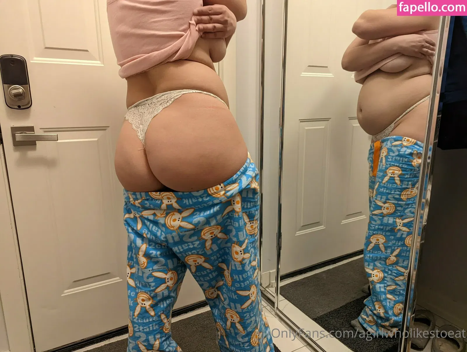 AGirlWhoLikesToEat / https: Onlyfans Photo Gallery 