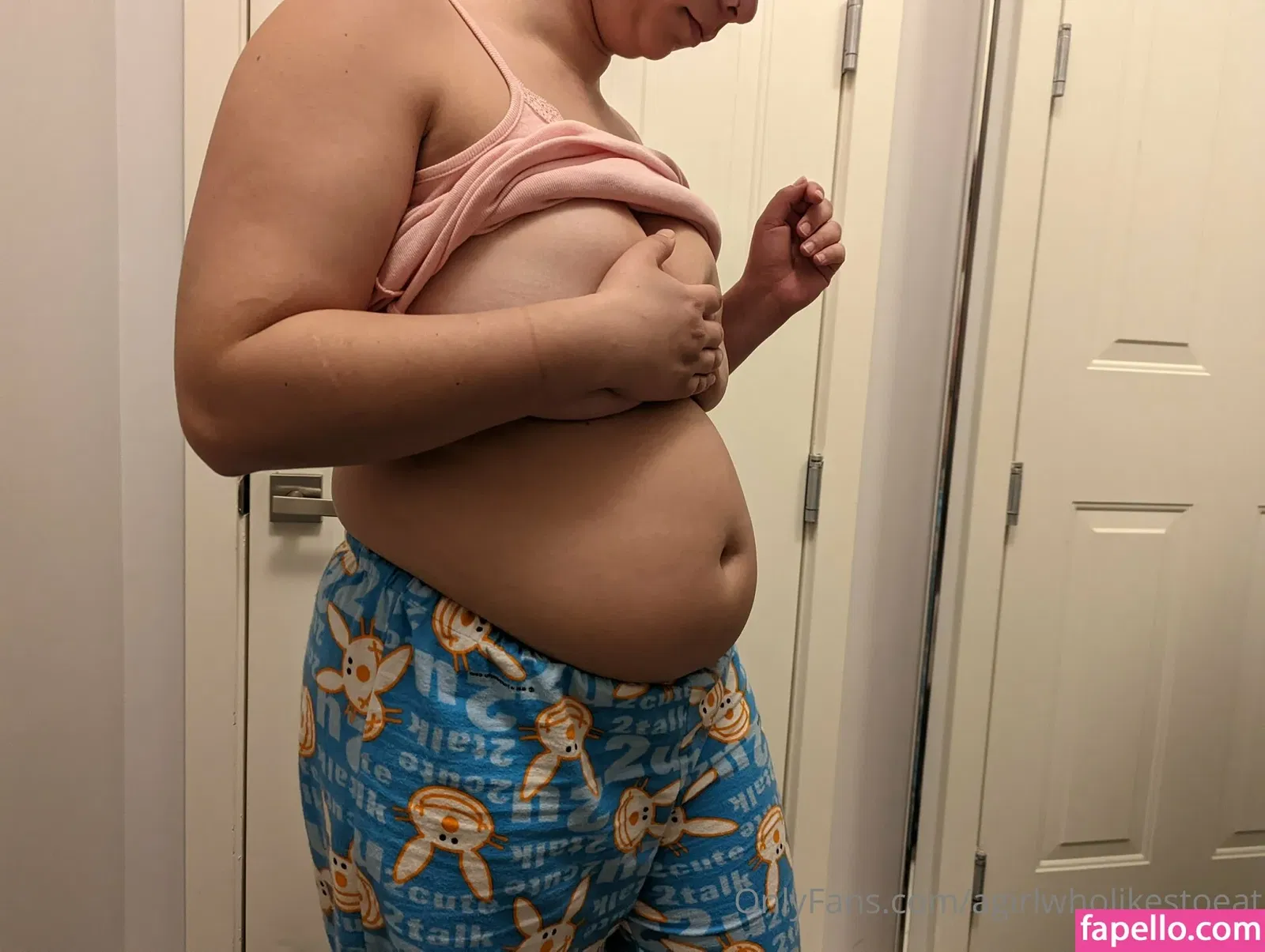 AGirlWhoLikesToEat / https: Onlyfans Photo Gallery 