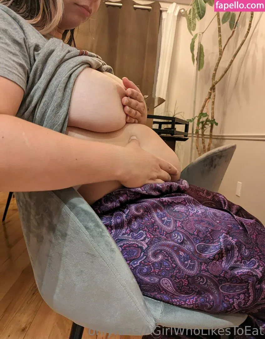 AGirlWhoLikesToEat / https: Onlyfans Photo Gallery 