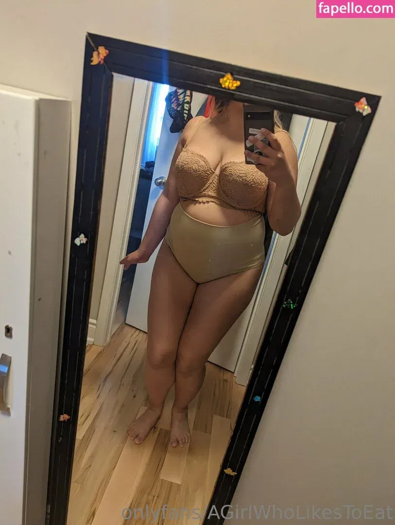 AGirlWhoLikesToEat / https: Onlyfans Photo Gallery 