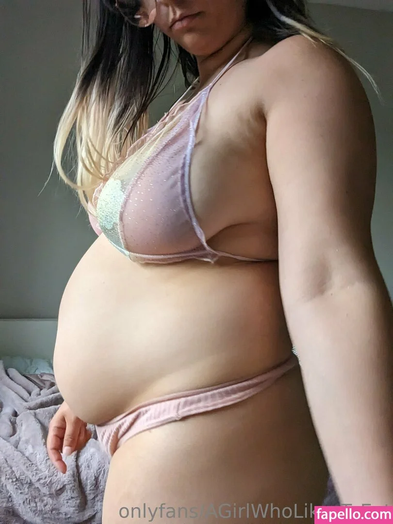 AGirlWhoLikesToEat / https: Onlyfans Photo Gallery 