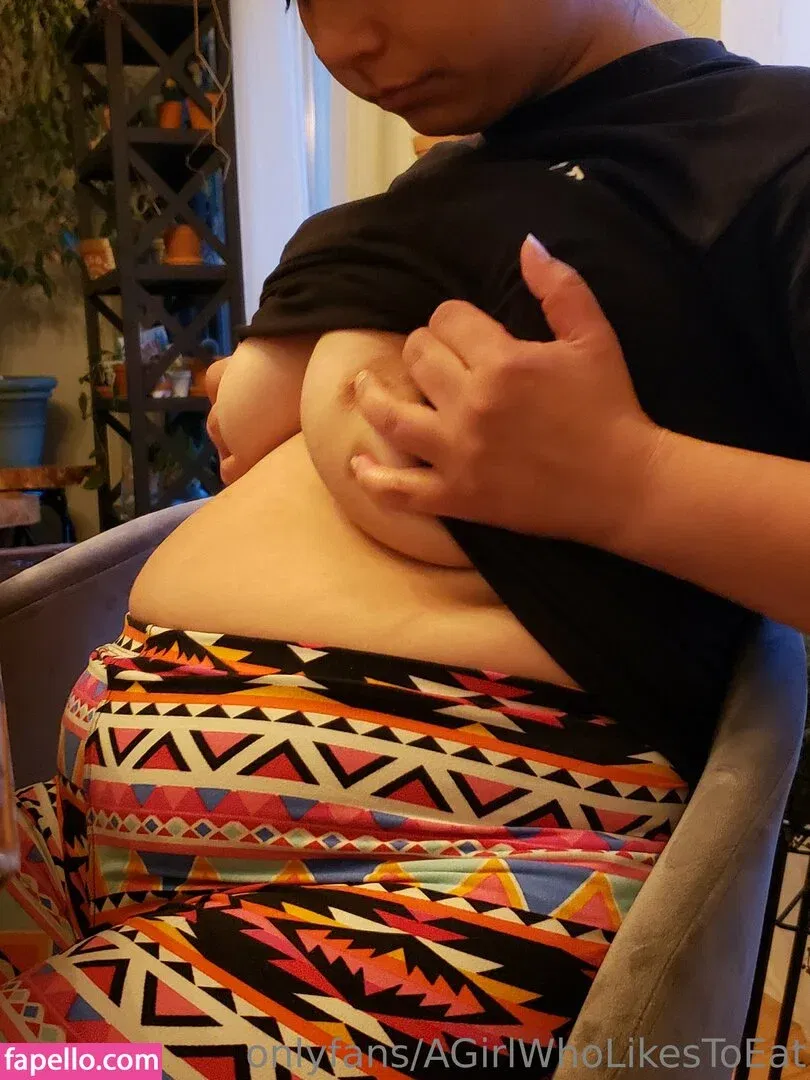 AGirlWhoLikesToEat / https: Onlyfans Photo Gallery 