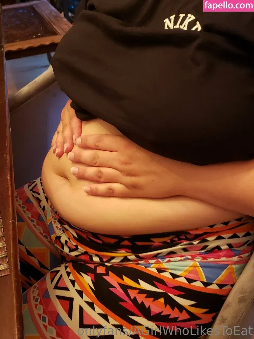 AGirlWhoLikesToEat / https: Onlyfans Photo Gallery 