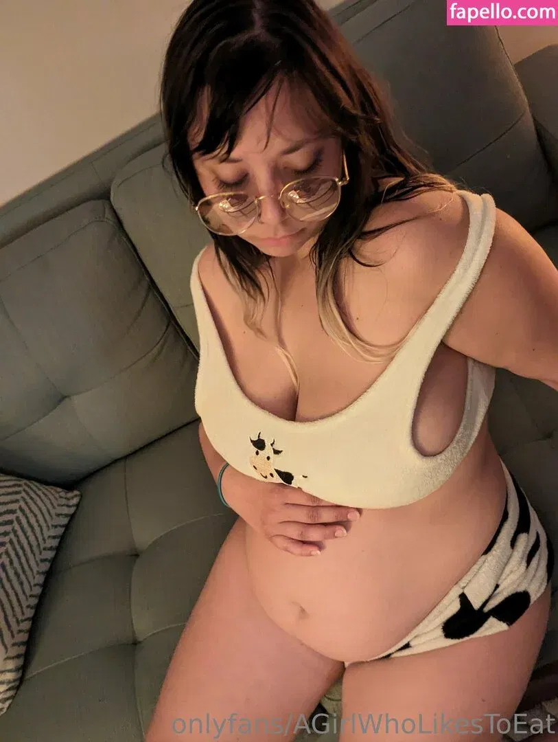 AGirlWhoLikesToEat / https: Onlyfans Photo Gallery 