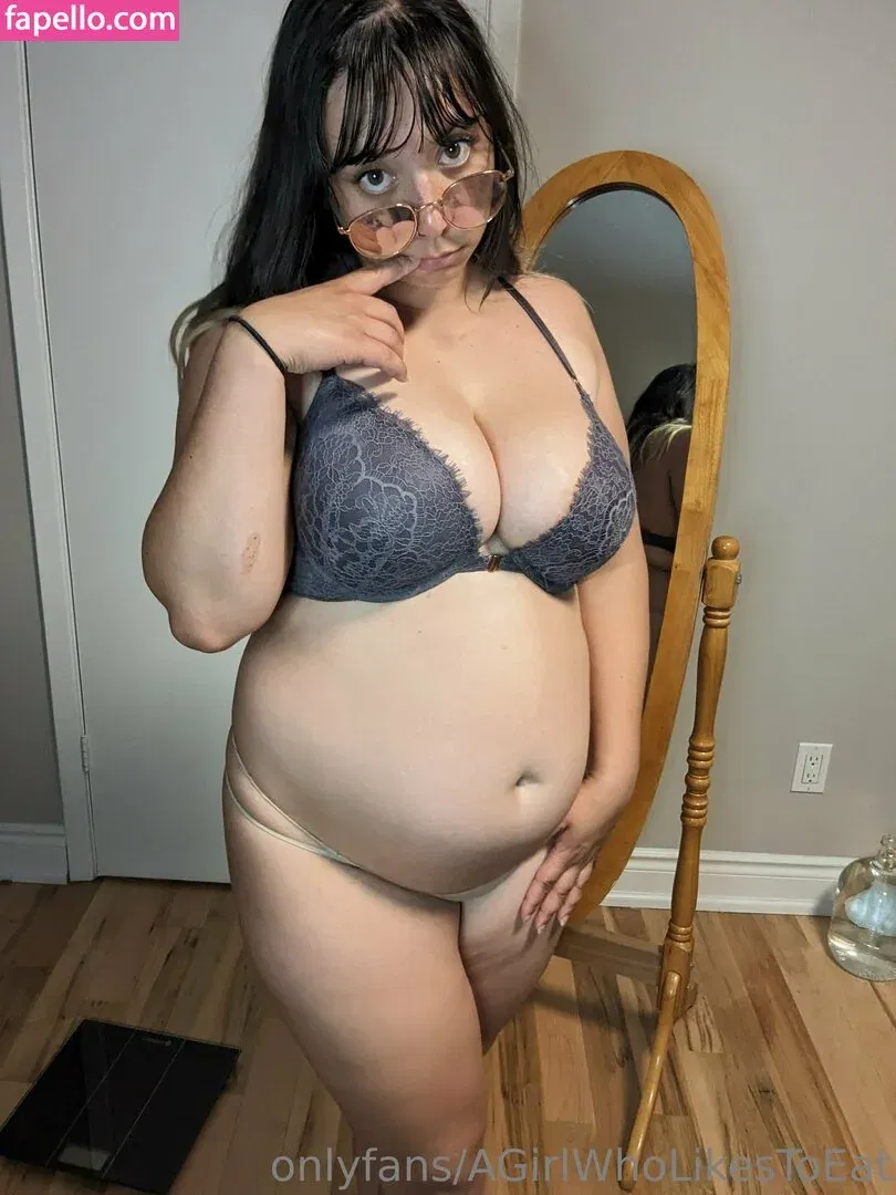 AGirlWhoLikesToEat / https: Onlyfans Photo Gallery 