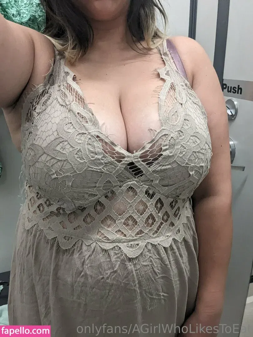 AGirlWhoLikesToEat / https: Onlyfans Photo Gallery 