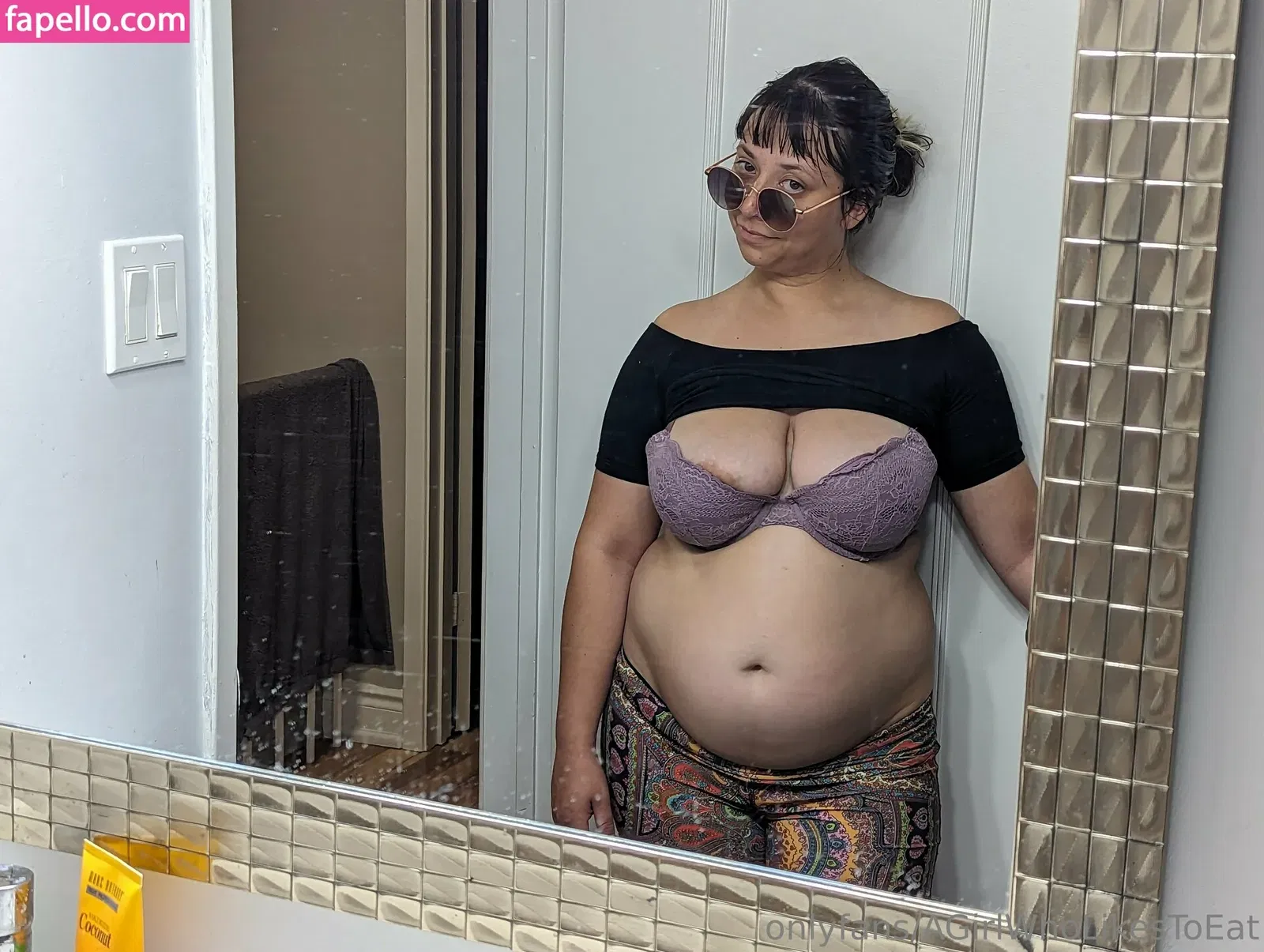 AGirlWhoLikesToEat / https: Onlyfans Photo Gallery 