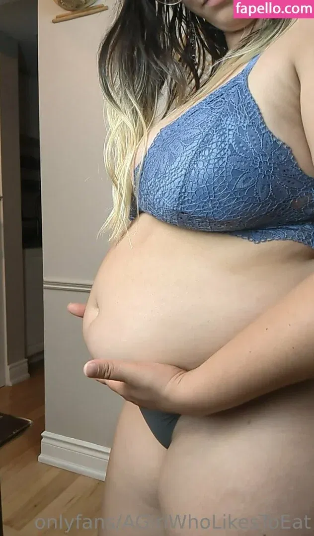 AGirlWhoLikesToEat / https: Onlyfans Photo Gallery 