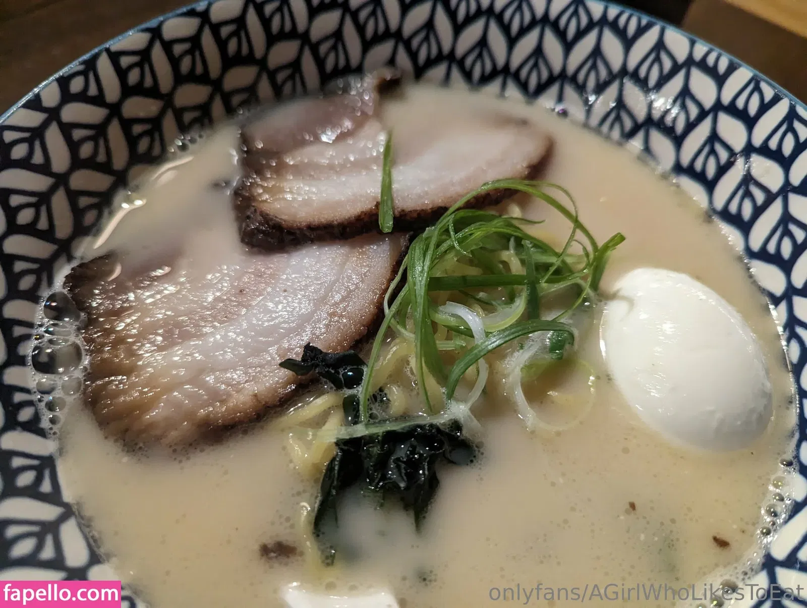 AGirlWhoLikesToEat / https: Onlyfans Photo Gallery 