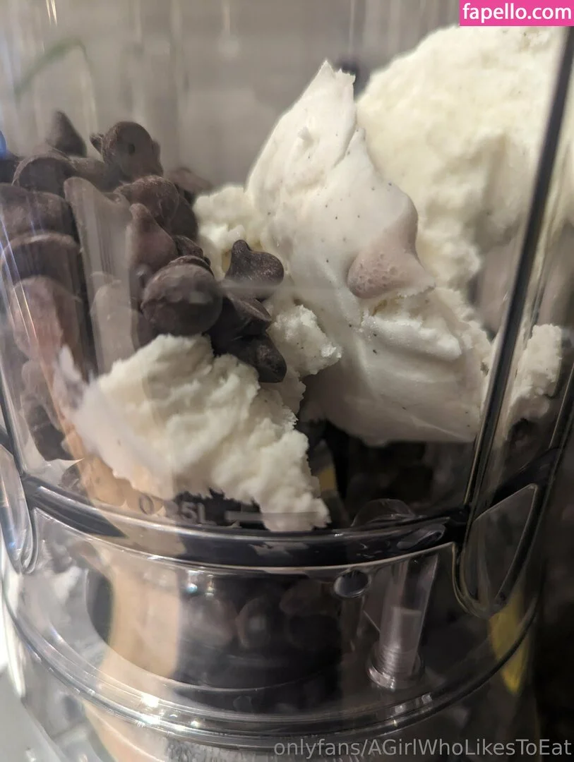 AGirlWhoLikesToEat / https: Onlyfans Photo Gallery 