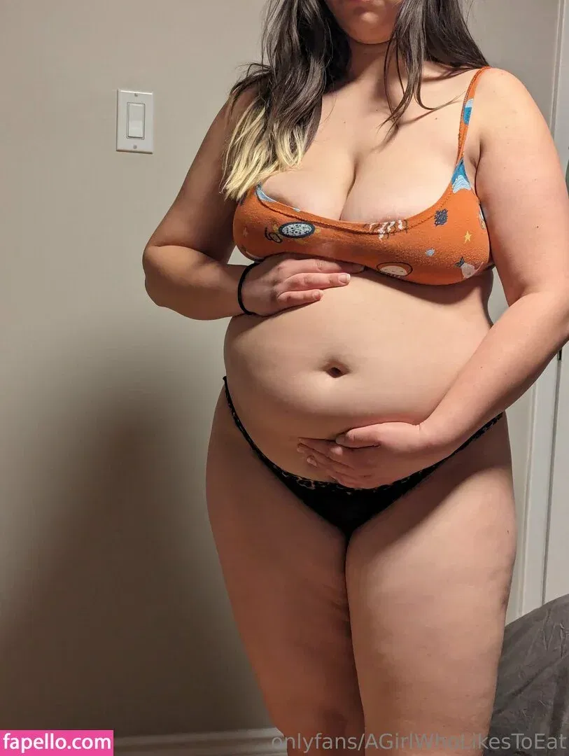 AGirlWhoLikesToEat / https: Onlyfans Photo Gallery 