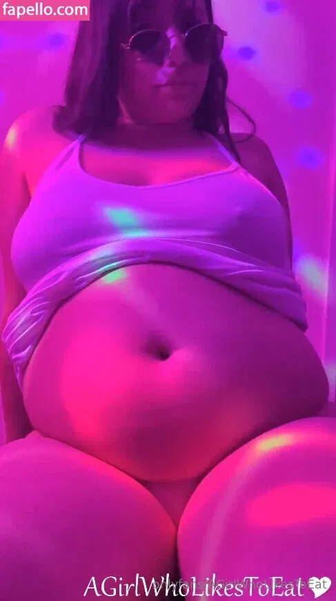 AGirlWhoLikesToEat / https: Onlyfans Photo Gallery 