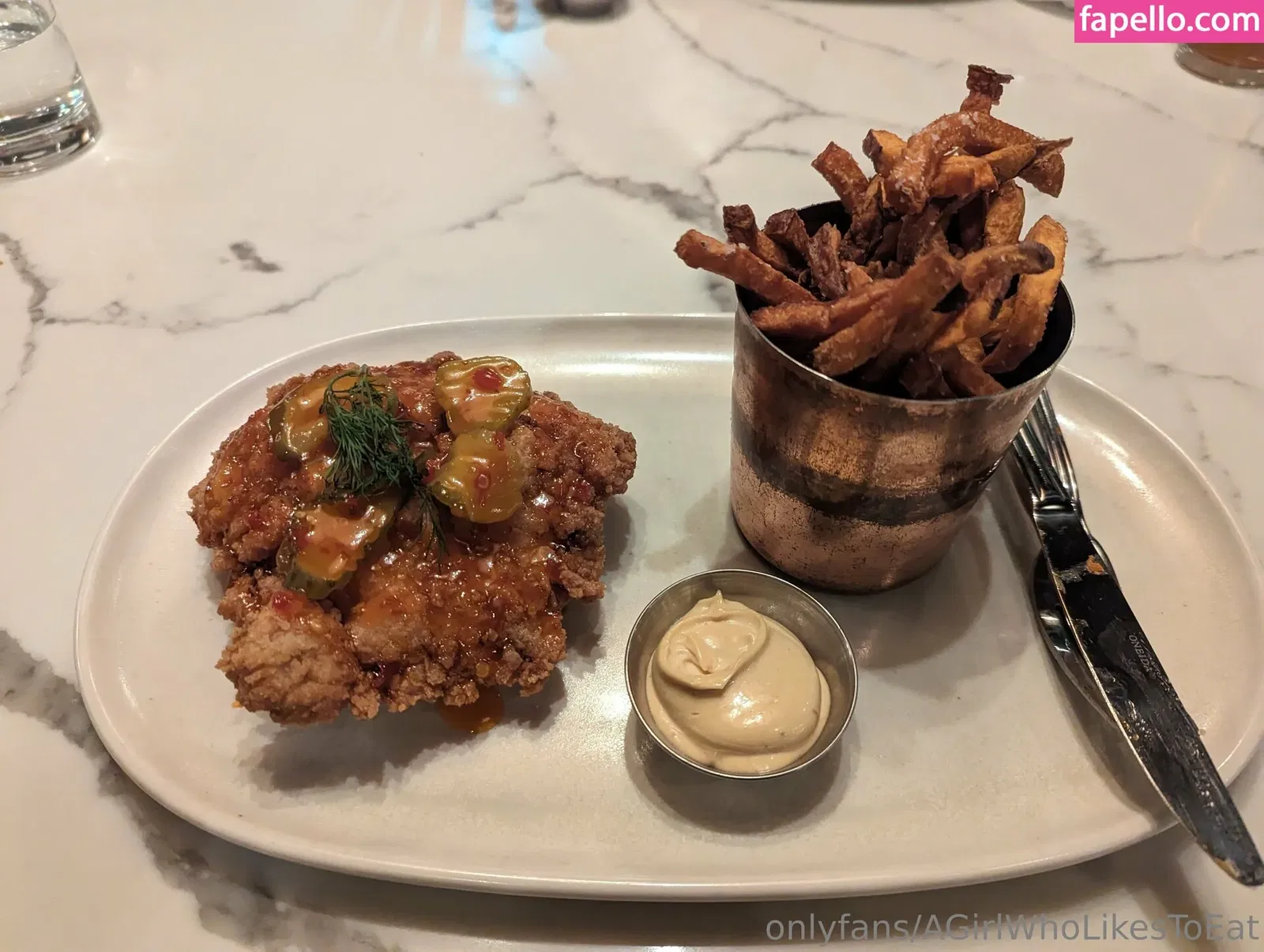 AGirlWhoLikesToEat / https: Onlyfans Photo Gallery 