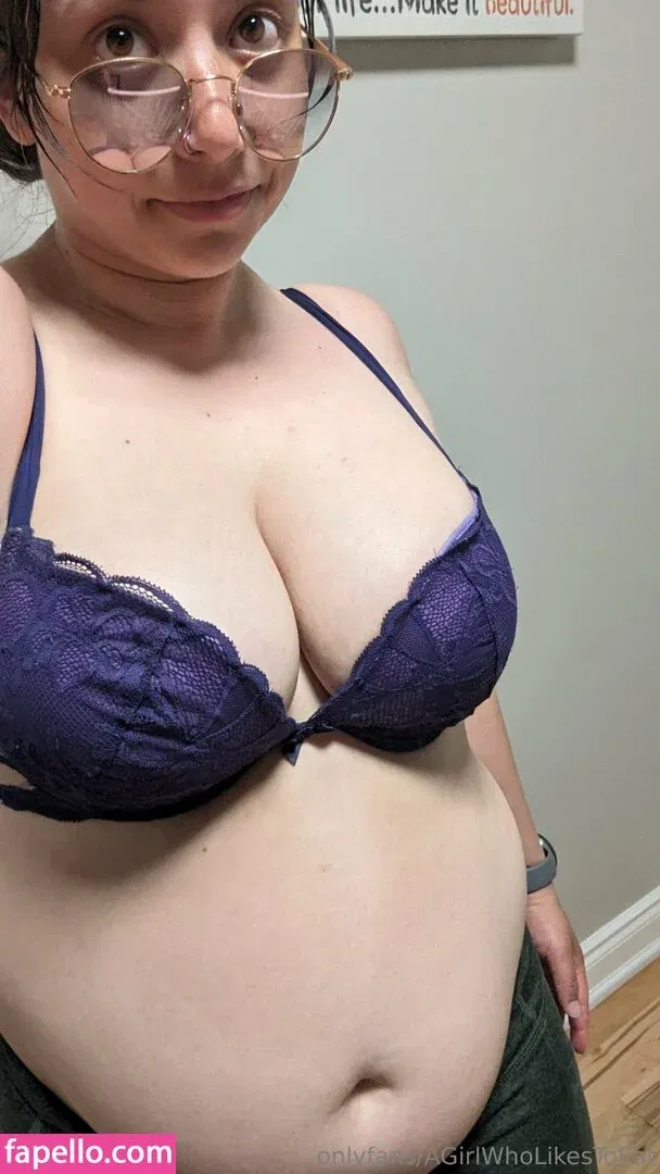 AGirlWhoLikesToEat / https: Onlyfans Photo Gallery 