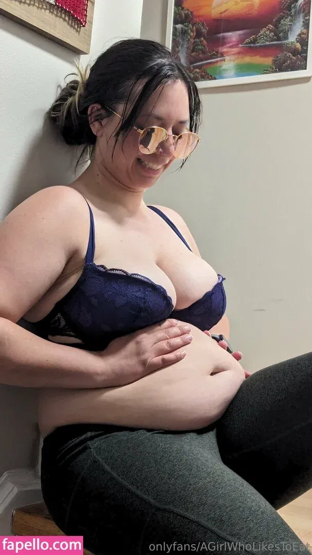 AGirlWhoLikesToEat / https: Onlyfans Photo Gallery 