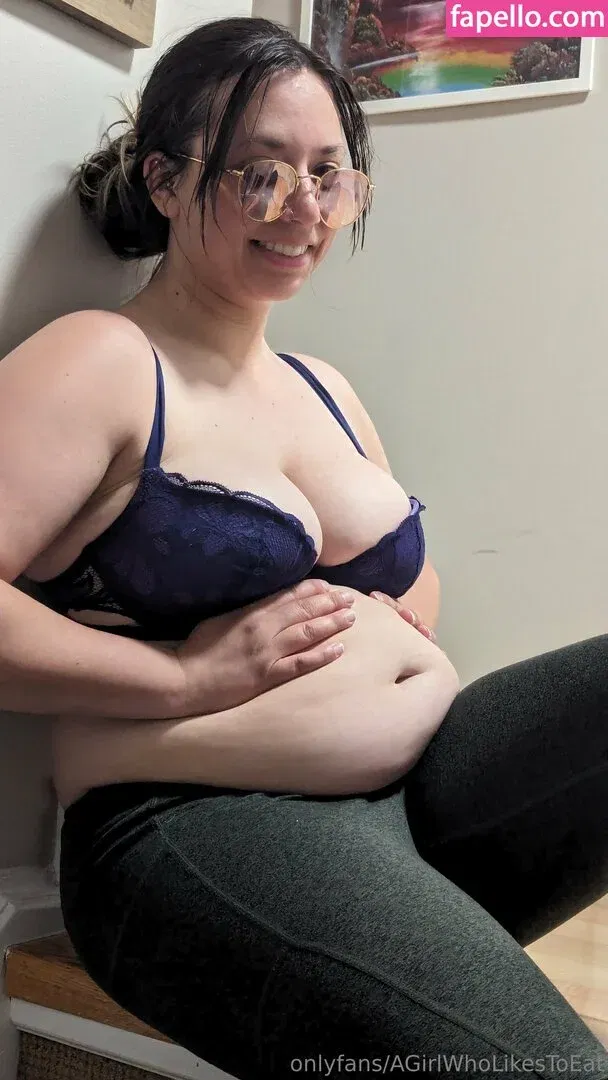 AGirlWhoLikesToEat / https: Onlyfans Photo Gallery 