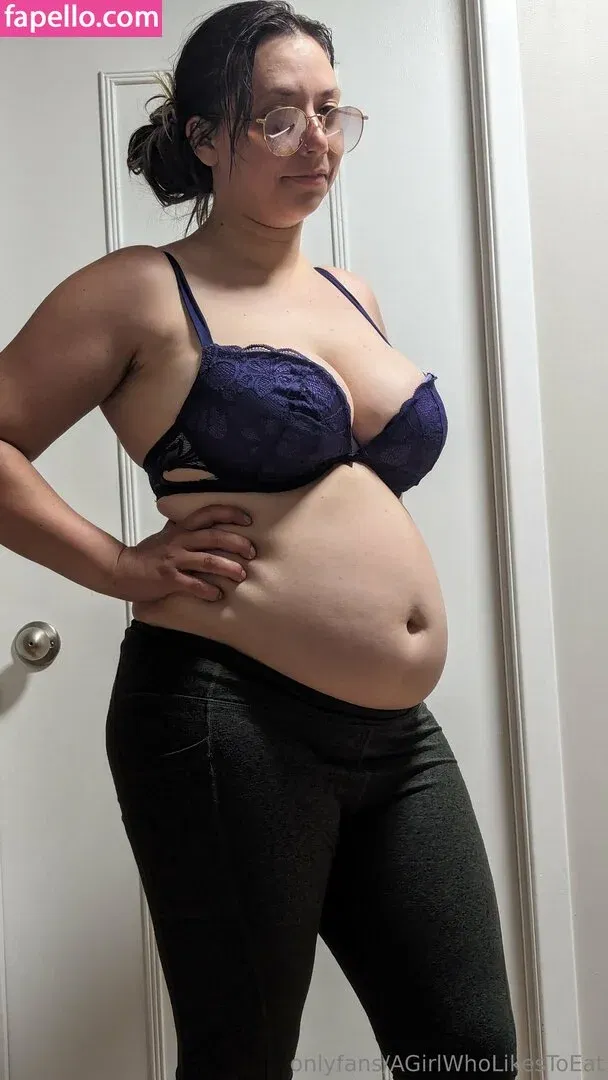 AGirlWhoLikesToEat / https: Onlyfans Photo Gallery 