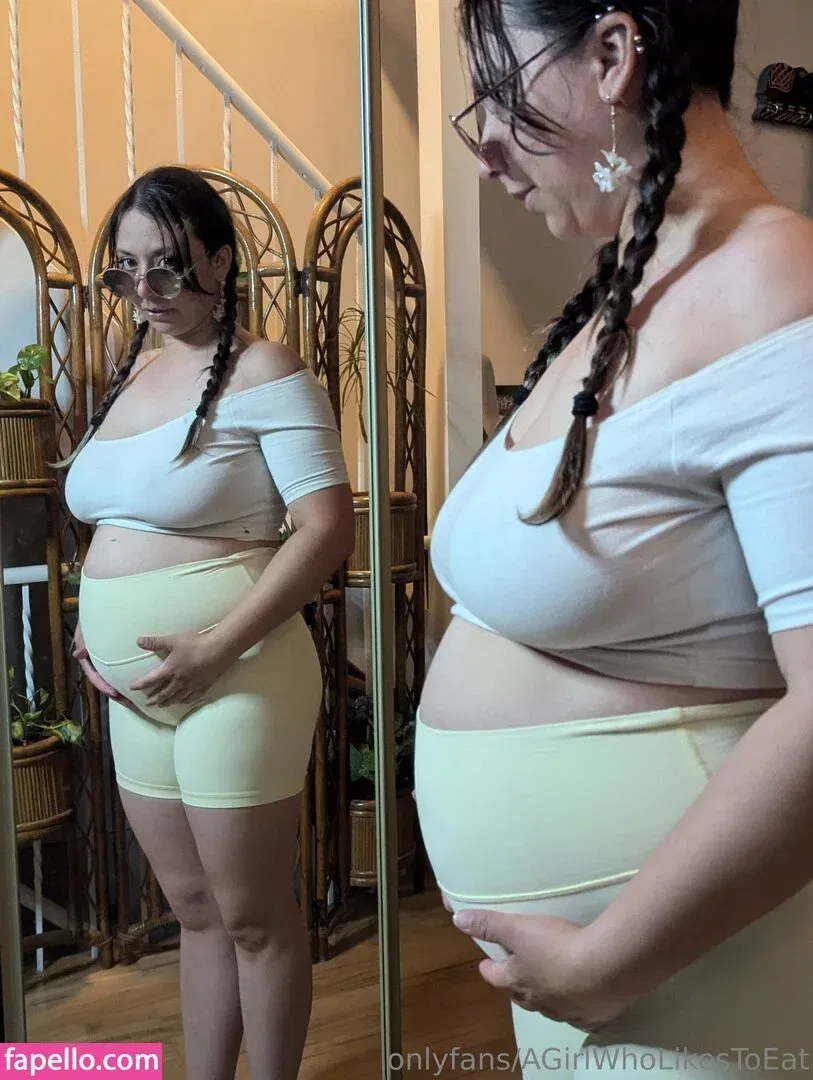 AGirlWhoLikesToEat / https: Onlyfans Photo Gallery 