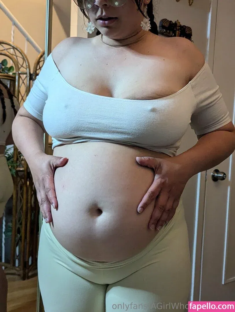 AGirlWhoLikesToEat / https: Onlyfans Photo Gallery 