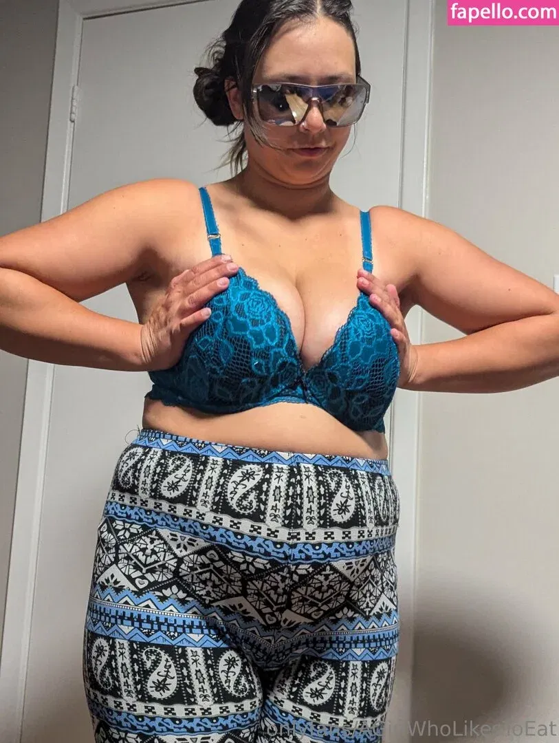 AGirlWhoLikesToEat / https: Onlyfans Photo Gallery 