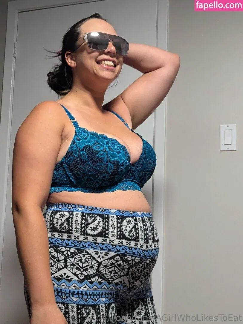 AGirlWhoLikesToEat / https: Onlyfans Photo Gallery 