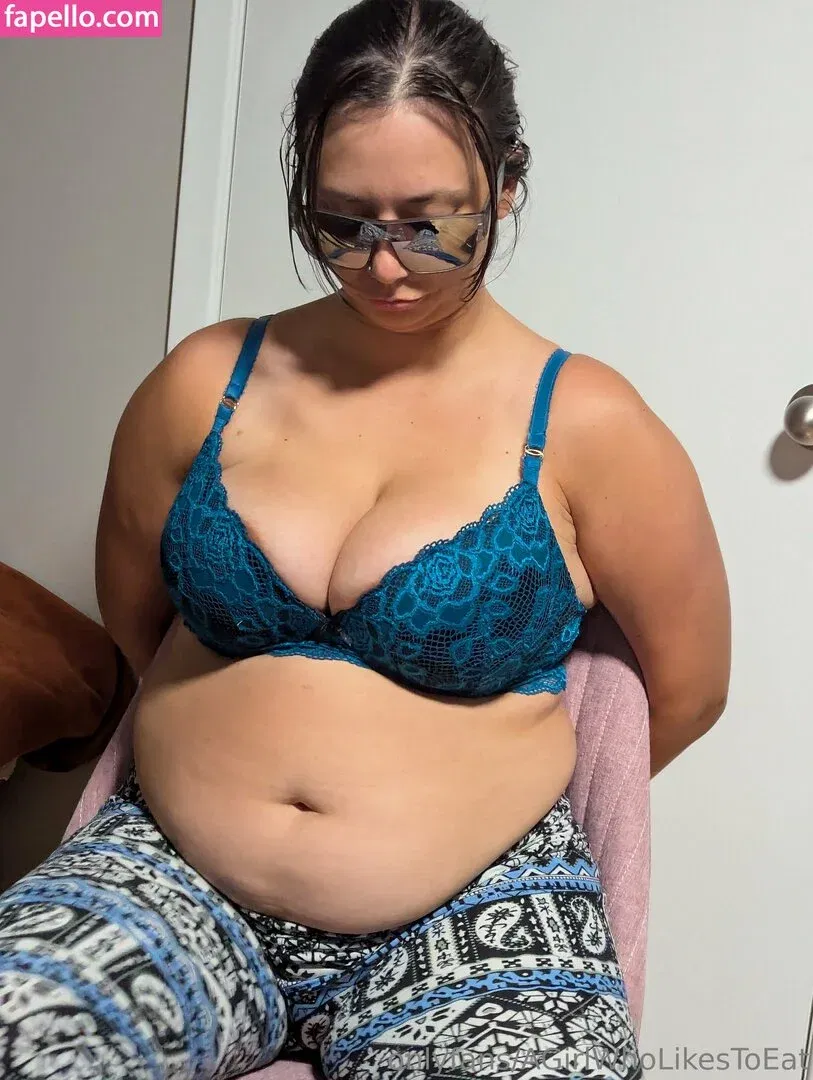 AGirlWhoLikesToEat / https: Onlyfans Photo Gallery 