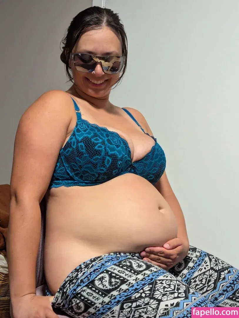 AGirlWhoLikesToEat / https: Onlyfans Photo Gallery 