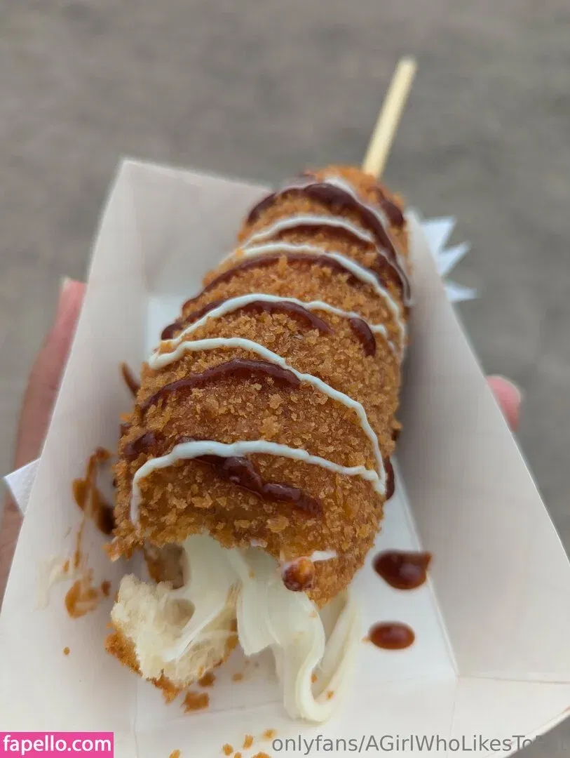 AGirlWhoLikesToEat / https: Onlyfans Photo Gallery 