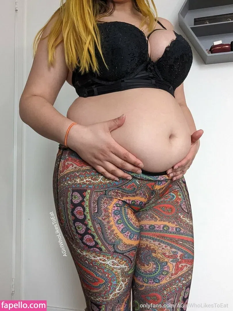 AGirlWhoLikesToEat / https: Onlyfans Photo Gallery 