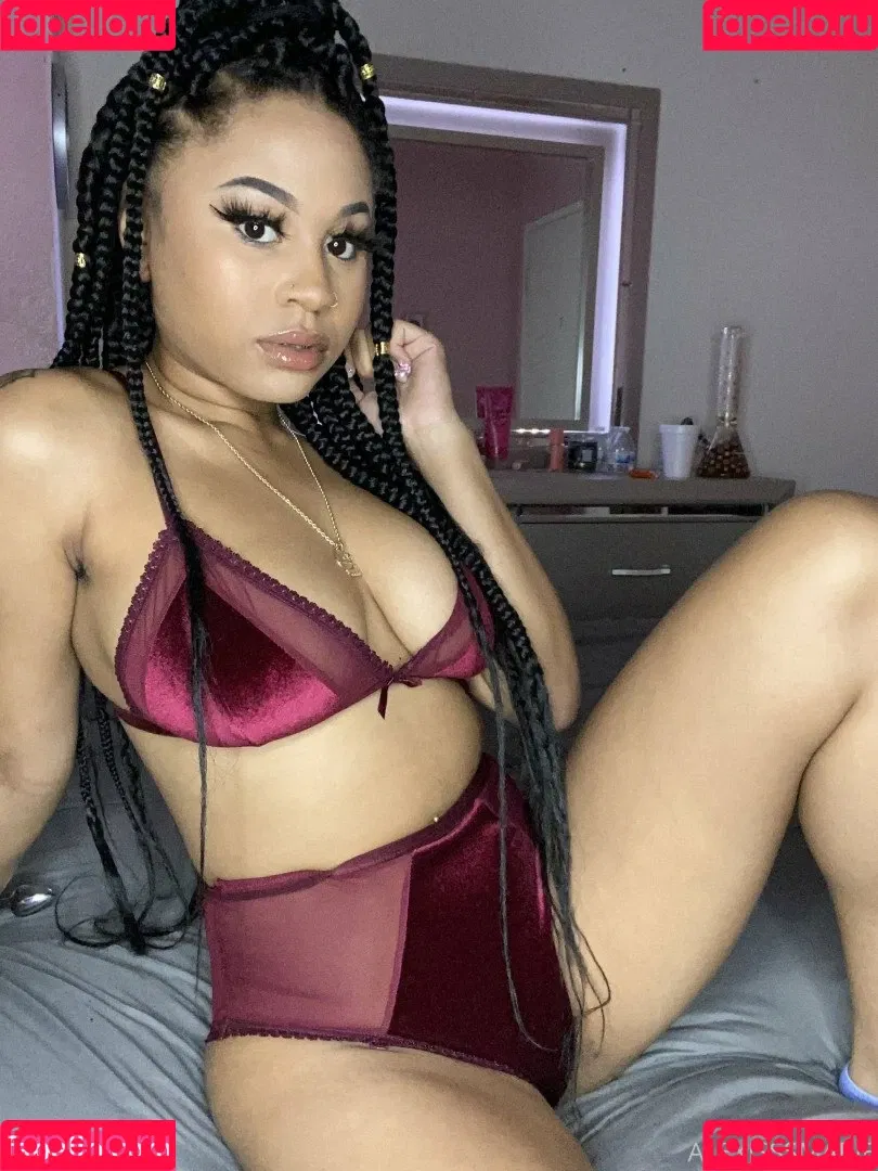 itsariaaofficial / officiallyariaa Onlyfans Photo Gallery 