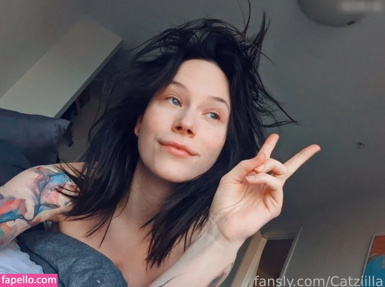 Catzilla / catziilla / cptamaziing Onlyfans Photo Gallery 