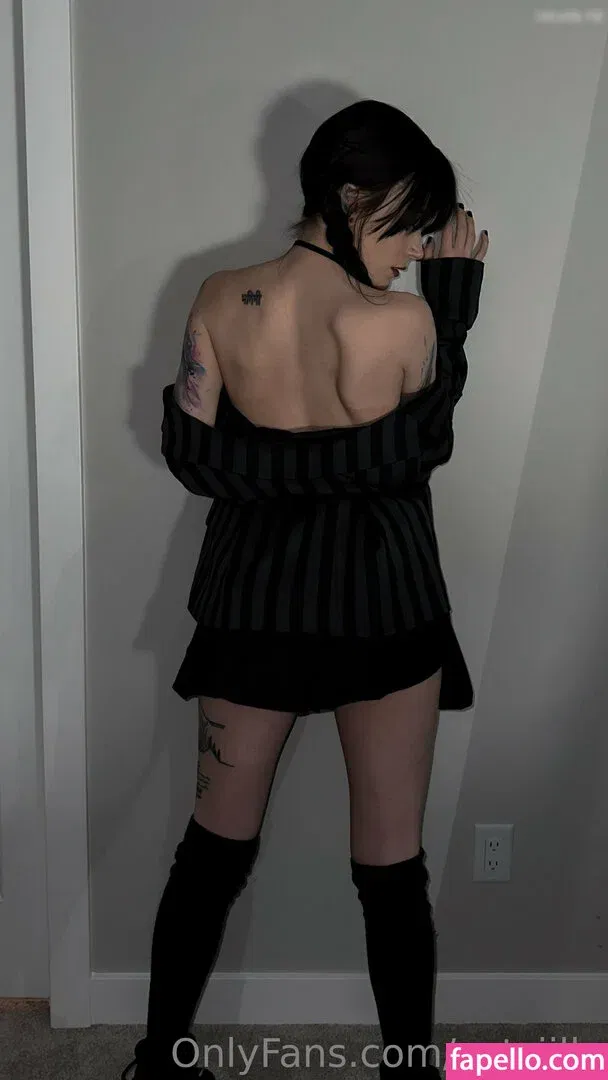 Catzilla / catziilla / cptamaziing Onlyfans Photo Gallery 