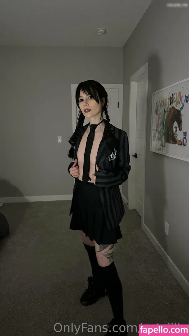 Catzilla / catziilla / cptamaziing Onlyfans Photo Gallery 