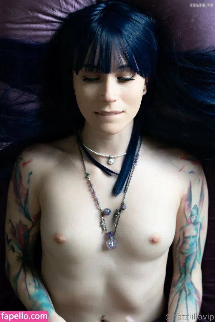 Catzilla / catziilla / cptamaziing Onlyfans Photo Gallery 