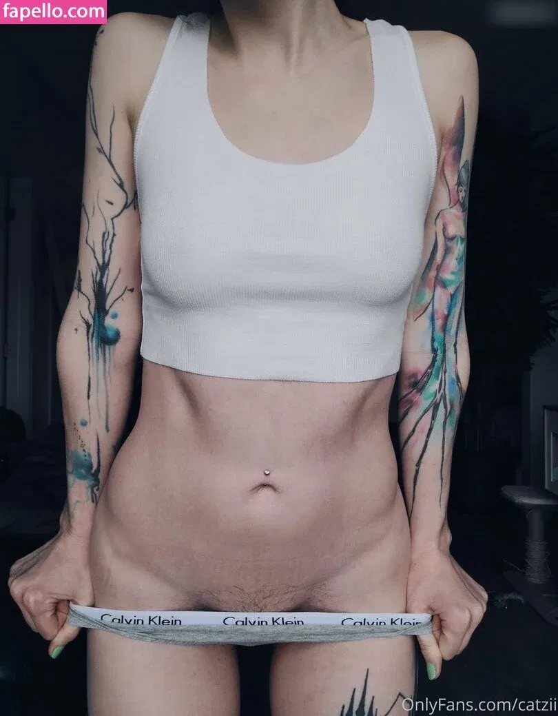 Catzilla / catziilla / cptamaziing Onlyfans Photo Gallery 